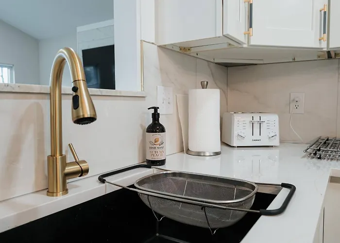Gahanna Family-friendly 4br Retreat • King Bed Columbus